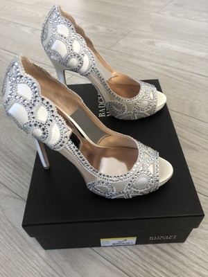 badgley mischka witney embellished peep toe pump
