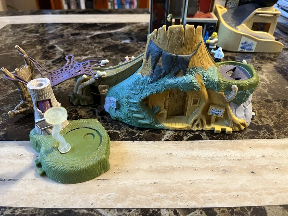 Shreks Swamp House & Potion Lab Playsets & Mini Figures 2004 Discontinued Toys - Image 4 of 4