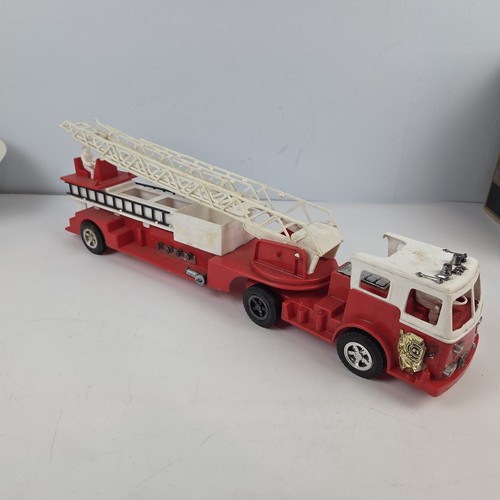 Vtg Tim Mee Processed Plastic 24” Hook And Ladder Fire Truck NOT WORKING READ