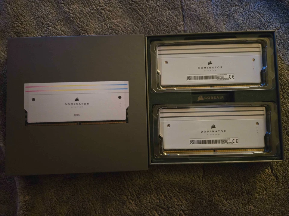 CORSAIR Dominator Titanium 64GB DDR5 6600MHz CL32 Intel XMP CMP64GX5M2X6600C32W - Image 3 of 4
