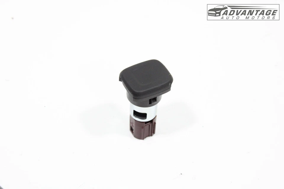 Chevrolet Blazer 2019-2025 consola central toma de corriente 25774623 OEM Foto 2 de 4