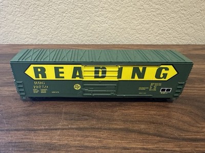 Life Like HO Scale Reading (RDG) 50  Box Car with Extra Weight
