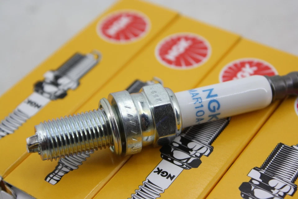 PACK DE 4 BUJÍAS NGK MAR10A-J PARA DUCATI 1098 1198 848 DIAVEL MULTISRADA 1200 Foto 4 de 4