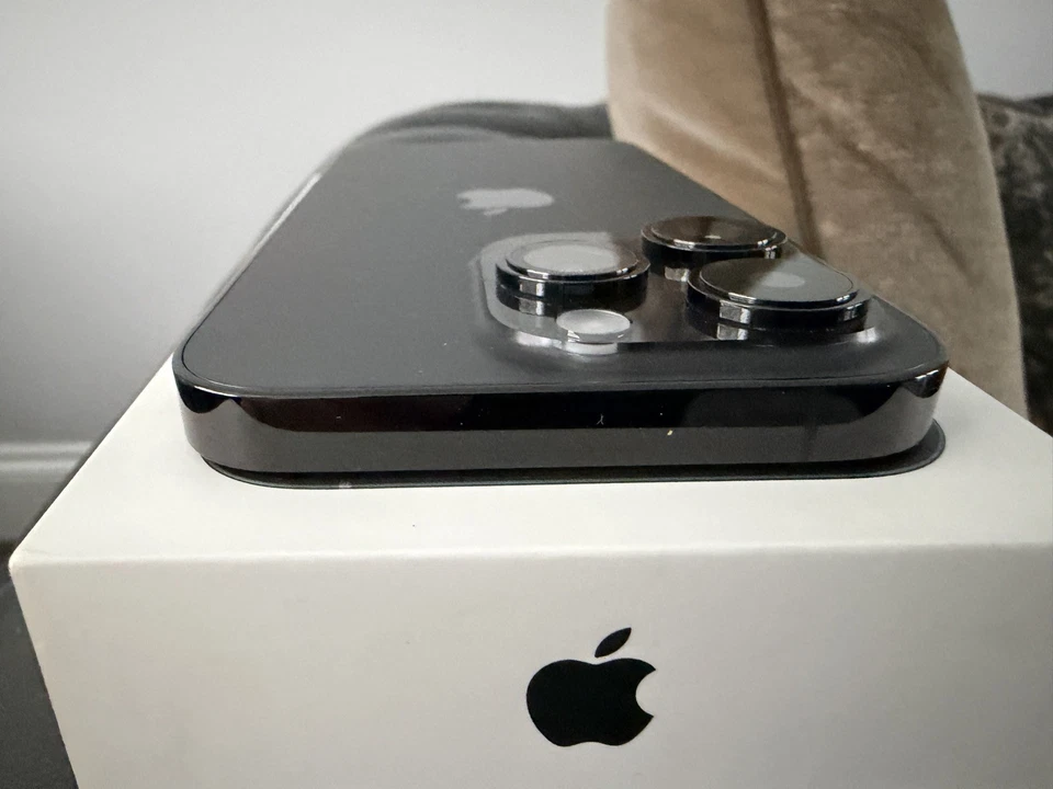 iPhone 14 Pro - Space Black - 256GB - Image 3 of 4