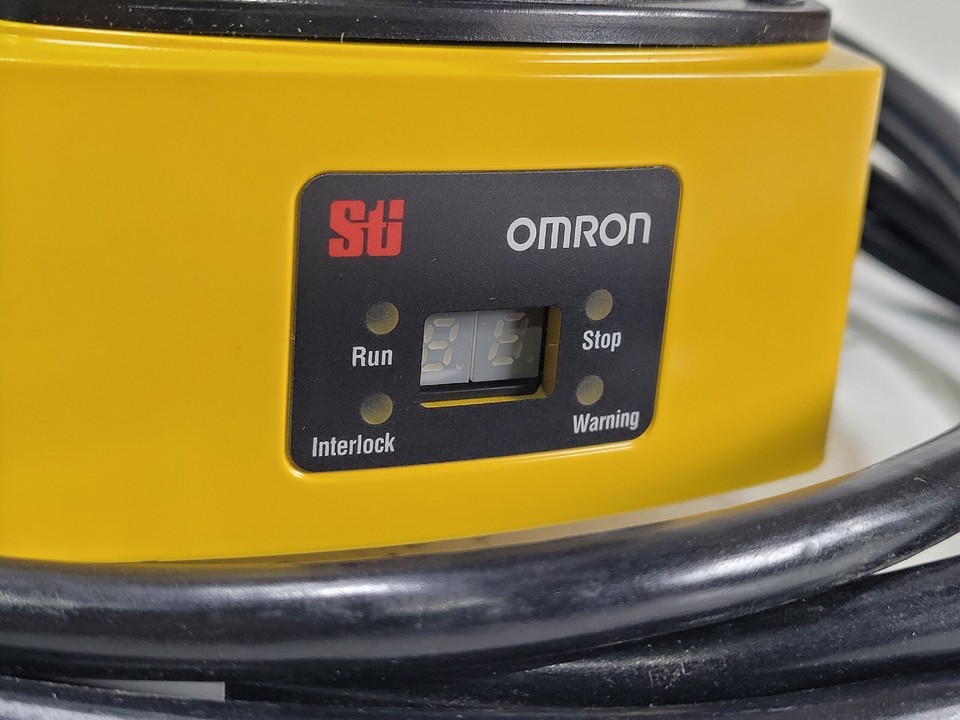 Omron OS32C-SN-4M Safety Laser Scanner w/OS32C-BP I/O Block + Pigtail ...