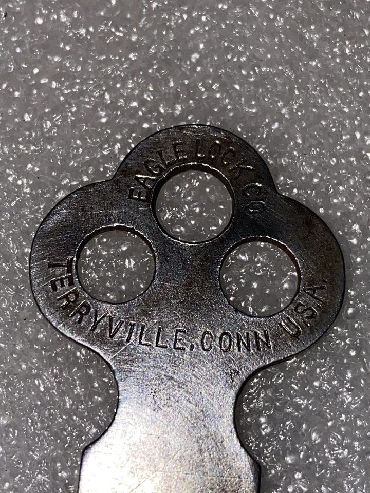 Llave de maletero antigua Eagle Lock Company No. Llave de maletero 13E11 Ealge Lock Co Foto 2 de 4