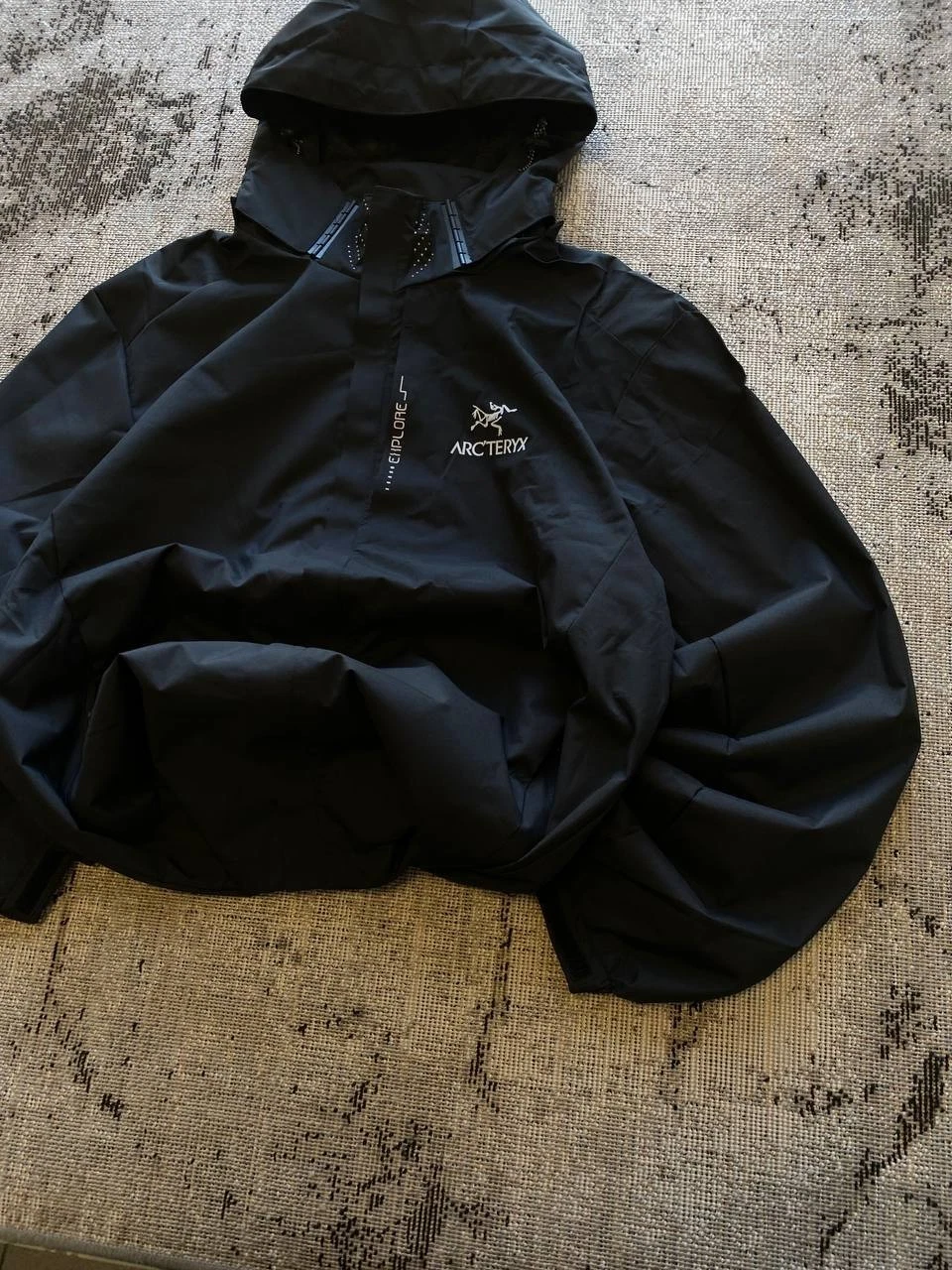 Arcteryx  Black Mens Windbreaker Jacket size Medium image 3