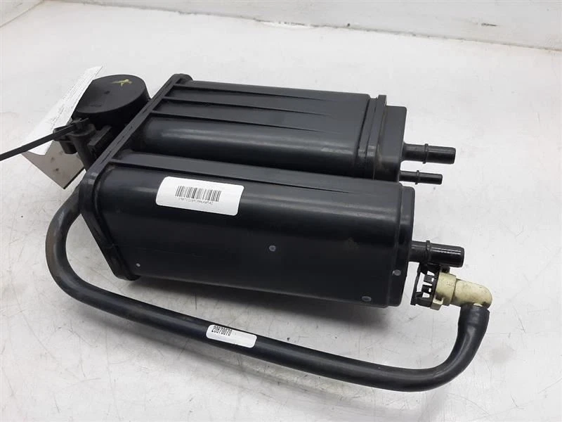 07-17 Buick Enclave Fuel Vapor Canister 15136019 - Image 2 of 4