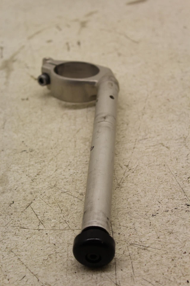 00-02 YAMAHA YZF R1 OEM CLIP DERECHO EN MANILLAR L15 Foto 3 de 3