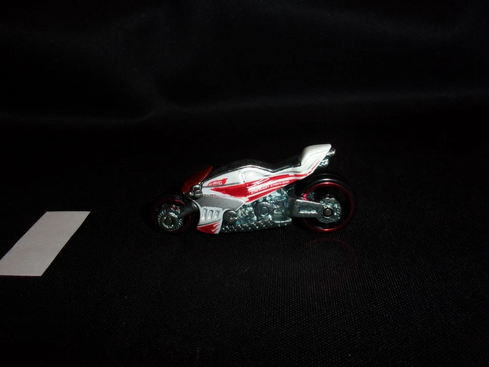 Hot Wheels 155/240 Canyon Carver 2010 Foto 2 de 4