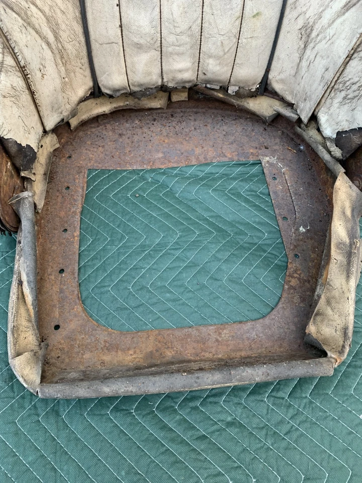 INTERIOR ORIGINAL DO ASSENTO DE PASSAGEIRO AUSTIN HEALEY 100 BN1 BN2 - Imagem 4 de 4