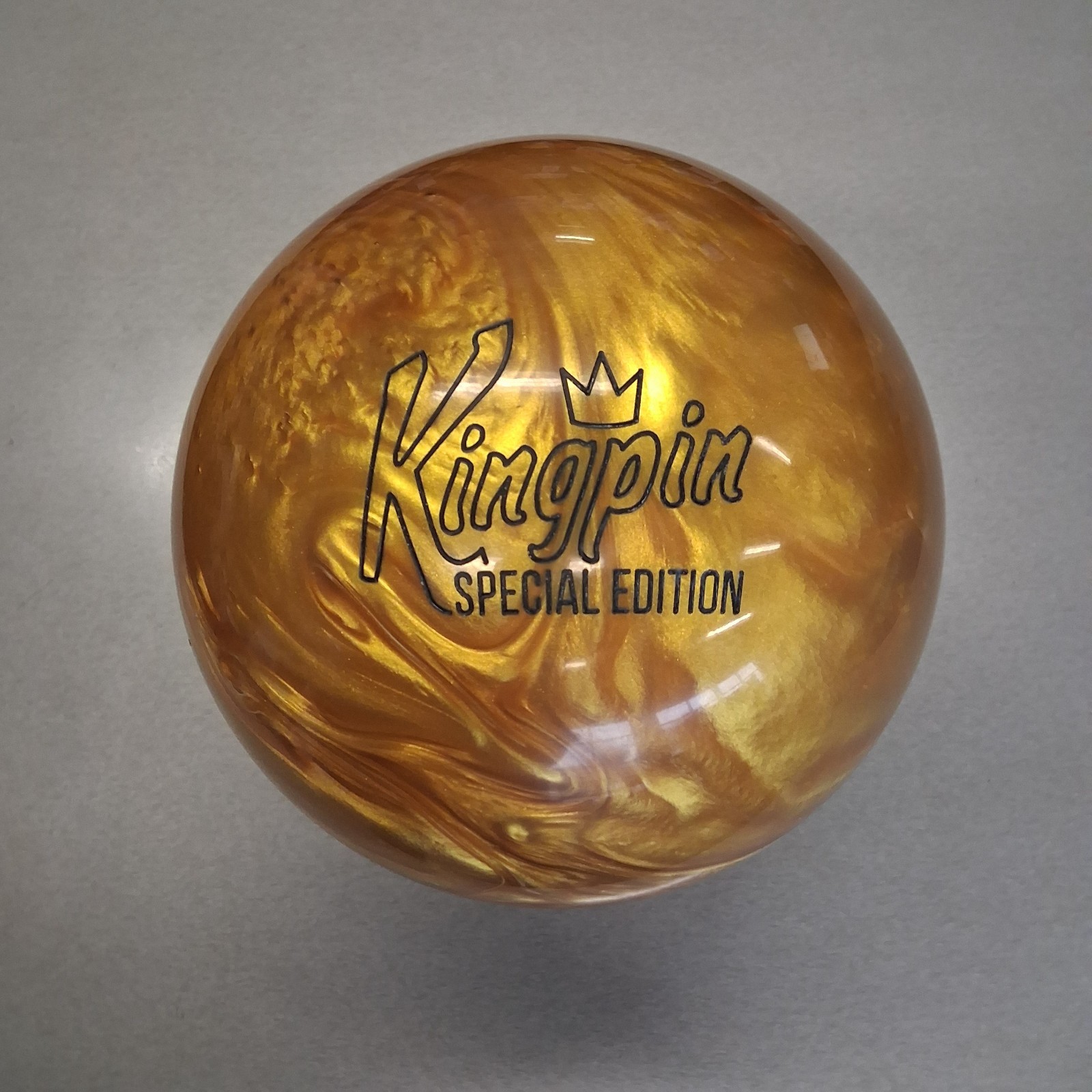 Brunswick Kingpin Gold SE Bowling Ball 16 lbs  BRAND NEW IN 