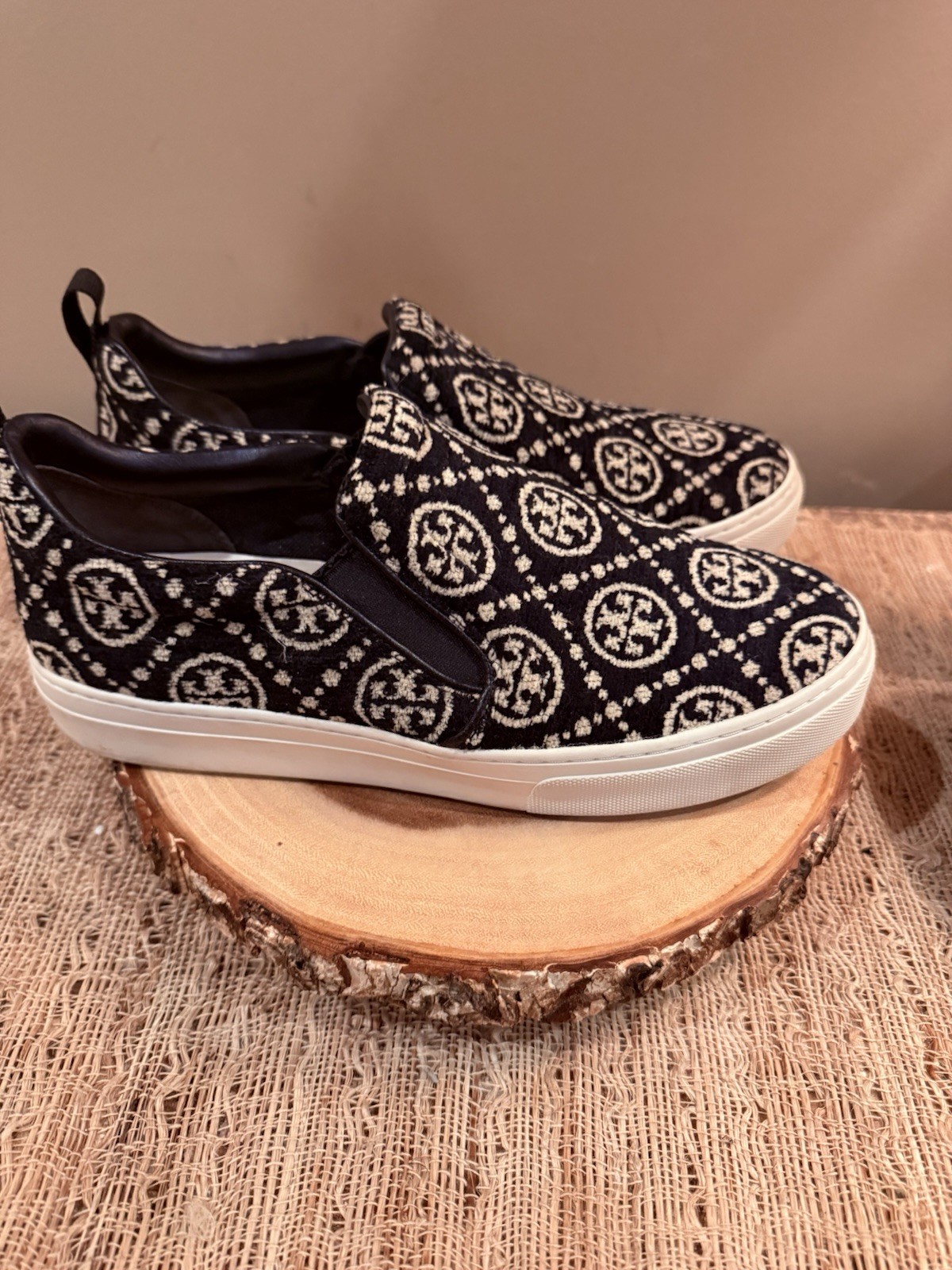 Tory Burch "T" Monogram Ladybug Slip-on Fabric logo sneakers Sz-8.5 268$ thumbnail 11