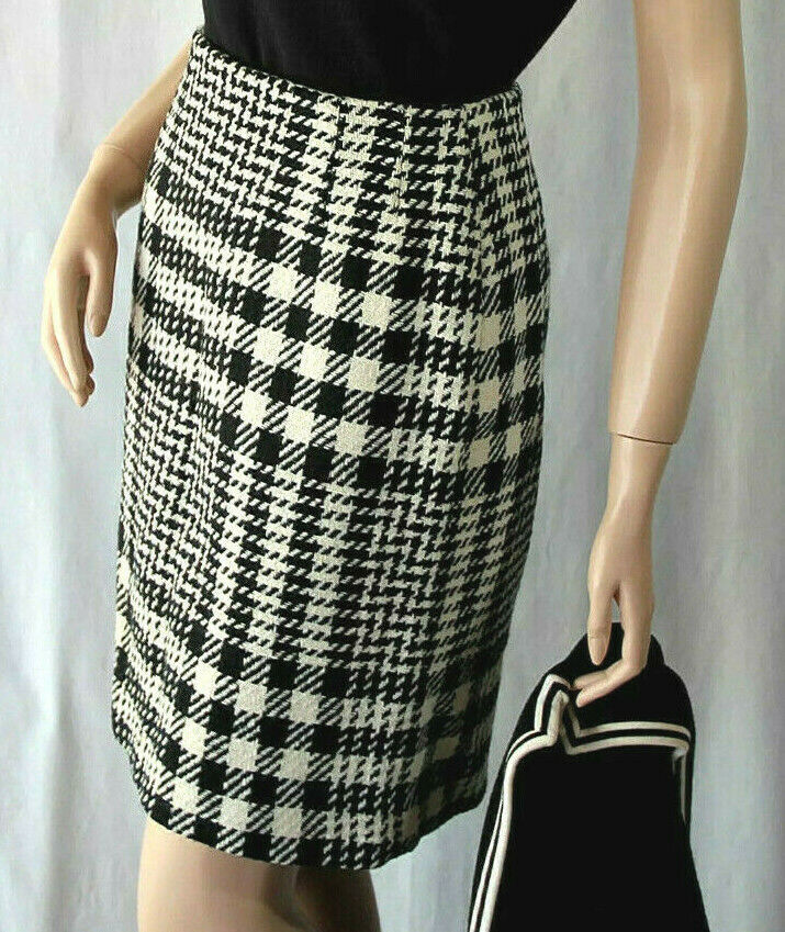 Houndstooth Check Wool Mini Skirt by Country Set (Size Houndstooth Check Wool Mini Skirt by Country Set (Size
