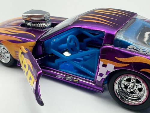 Muscle Machines Nitro Coupe Shark Attack 1992 Corvette Dragster, 1:64, Purple - Picture 9 of 12