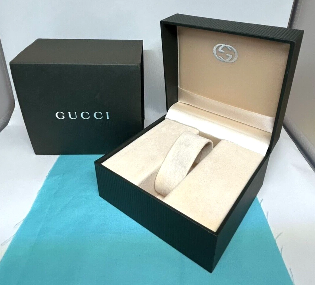 Boîte de montre vide Gucci (environ 4,5 x 4,1 x 2,7 pouces)