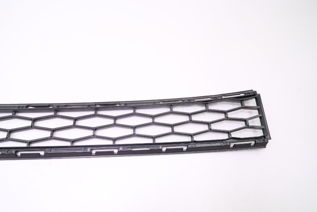  Maserati Ghibli front bumper center grille 759