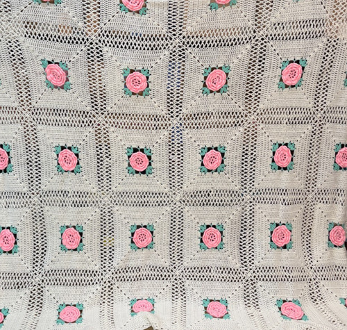Crocheted 3D Cabbage Rose Flower Afghan Granny Blanket Pink White 84x76 5005