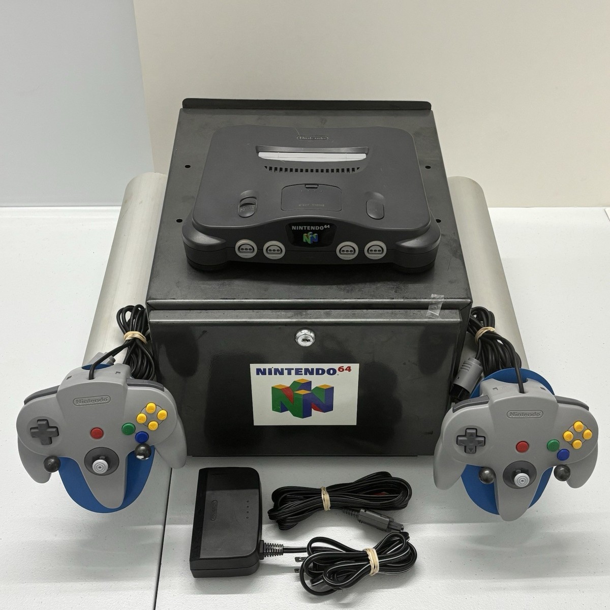 Nintendo 64 N64 Store Demo Kiosk Case NFR Not For Resale Console