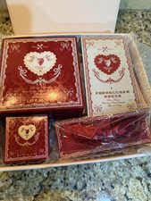 Makeup 6 Items Set/Perfume In A Gift Box       Description Below.Price Reduced