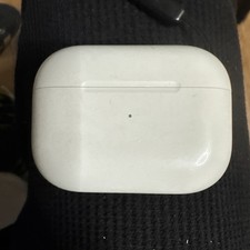 Apple AirPods Pro 2nd Gen Charging CASE ONY USB  C A2968-slightly Scratched Case