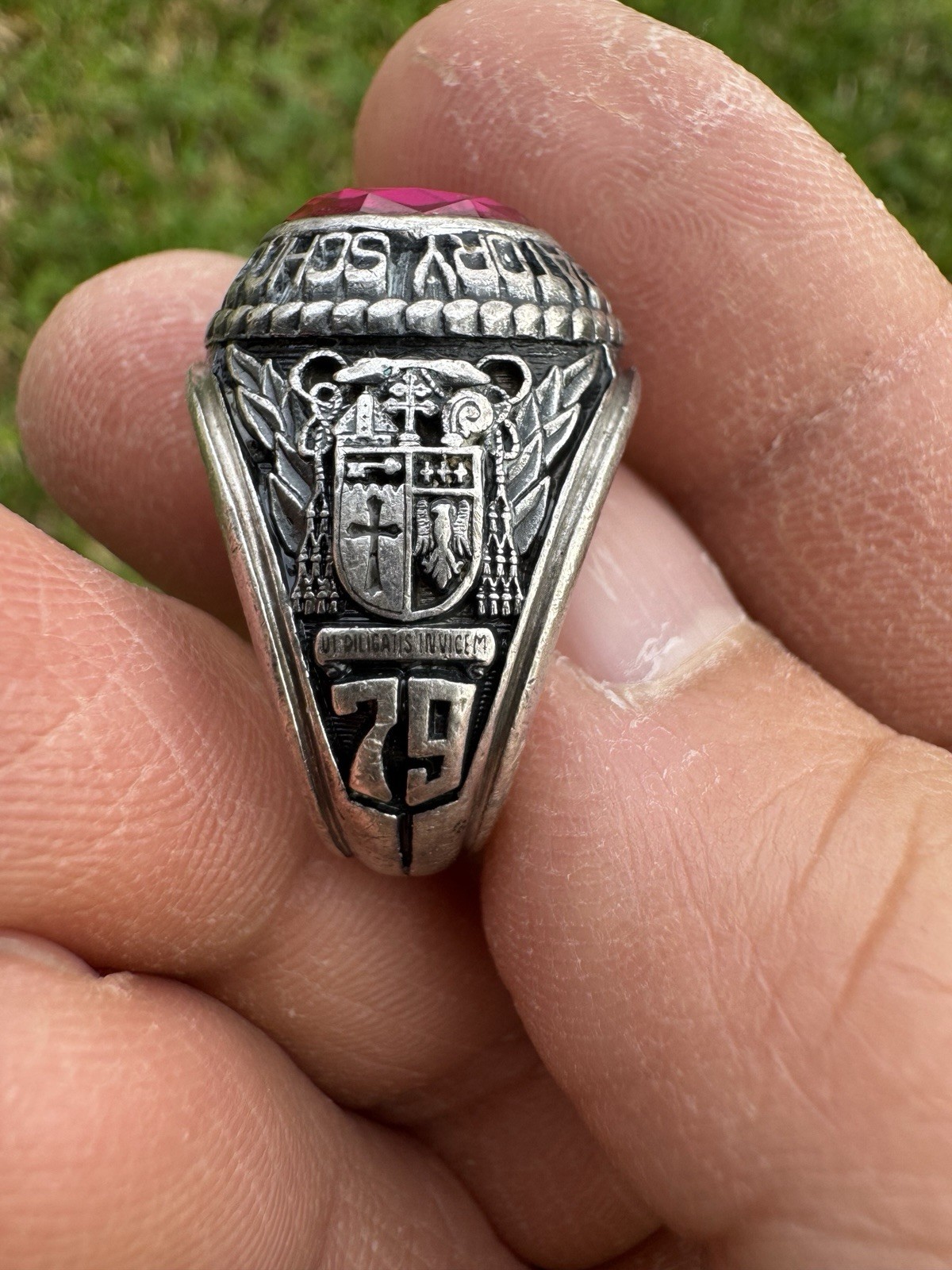 Class ring - image 5