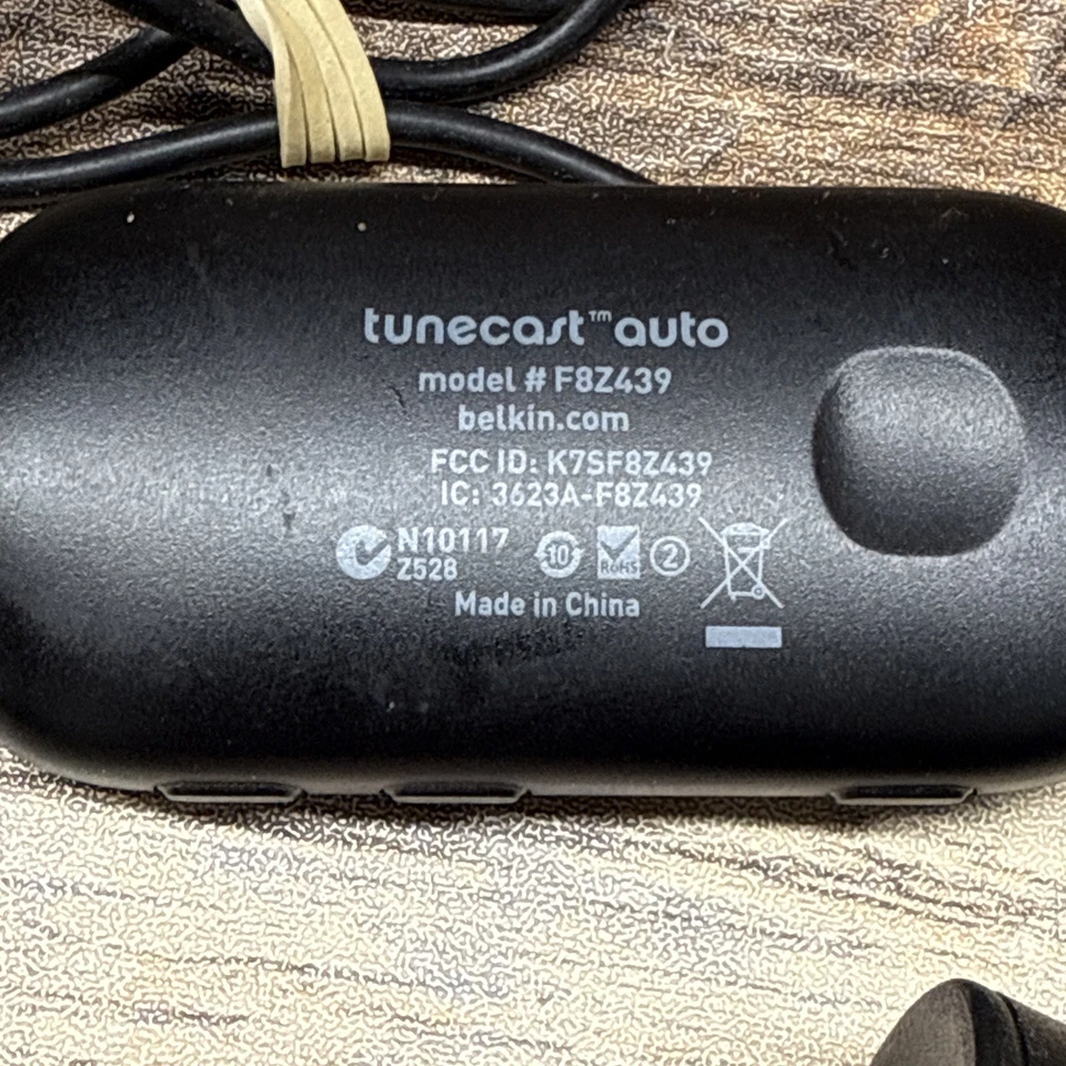 Belkin Tunecast Auto FM Transmitter 3.5mm Plug & USB Charging Port F8Z439 - Image 4 of 4