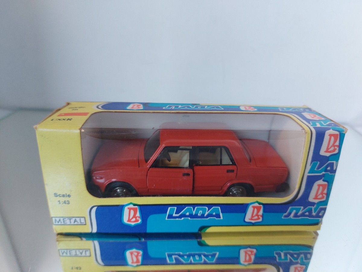 Novoexport Lada 2105 A39 In Red Russia Vaz USSR CCCP 1:43 in Box