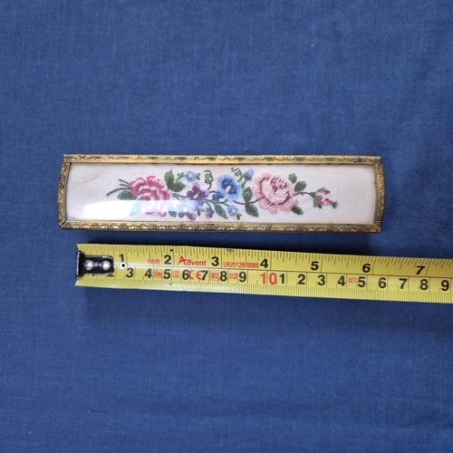 Vintage filligree embroidered mirror & brush set ornate Dressing Table Set 3 pcs - Foto 20 di 24