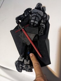 LEGO Star Wars: Kylo Ren (75117): Missing Shin Guard (Used)