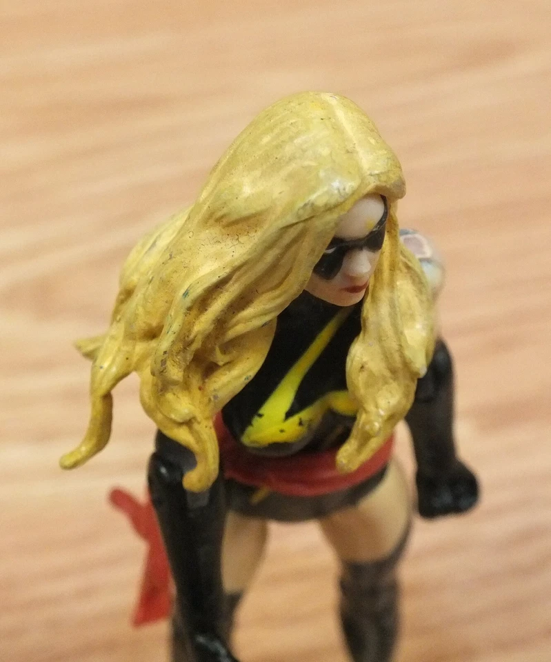 Figura de Acción Marvel Universe 3 3/4" Serie 3 Ms. Marvel Traje Negro **LEER**  Foto 2 de 4