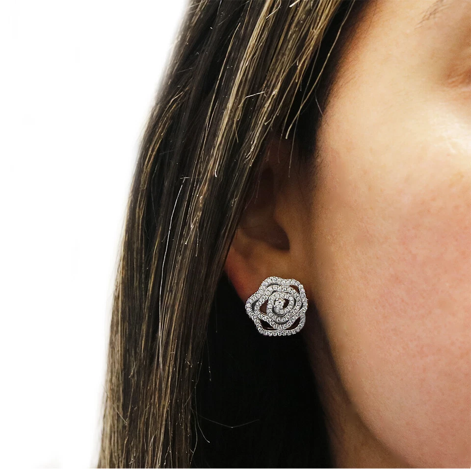 Pendientes de circonita cúbica de cristal flor oro blanco de 18k hechos con elementos de Swarovski Foto 3 de 4