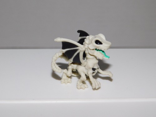 Dragon Shadowfang Mini Dragon Figure with Matching Card - Picture 3 of 5