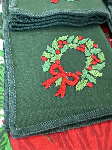 Vintage Christmas Linen Napkins Wreaths 6 & Poinsettia Homemade Placemats 4 LOT - Picture 2 of 7