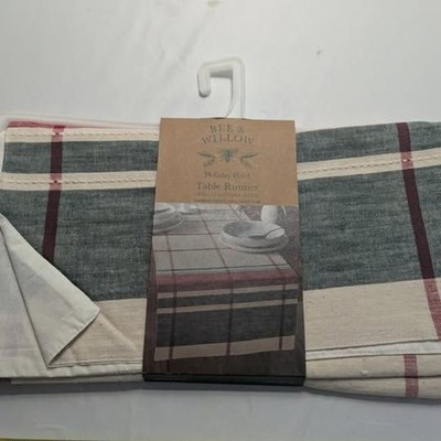 NEW   Bee & Willow Holiday Plaid Table Runner   14  x 72    Red & Green   