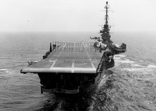 USS ESSEX CRASH BARRIER FLIGHT DECK 1961 5X7 PHOTO