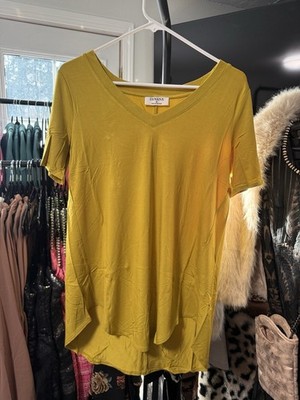 Zenana small Yellow Short Sleeve Knit T-Shirt, V-Neck, Women's Regular