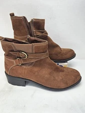 St. John's Bay Quarter Brown Boots Size 9.5 M