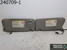 Oem 2005 Cadillac Srx 3.6l Left Right Sun Shade Visors Gray
