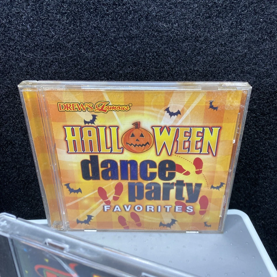 LOT OF 6 Halloween CDs - HALLOWEEN FUN!!!! Spooky ! Goth Treasure Foto 4 de 4