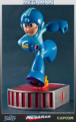 RUNNING MEGA MAN STATUE FIRST 4 FIGURES IN BOX #307