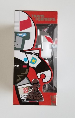 MIB Transformers Mighty Mugg Prowl Figure - Picture 6 of 6