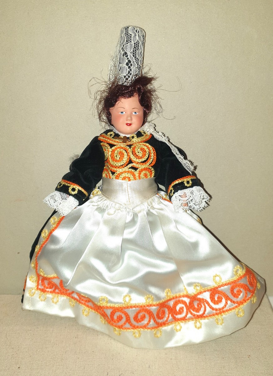 Poupée folklorique ancienne régionale PONT -AVEN Bretagne