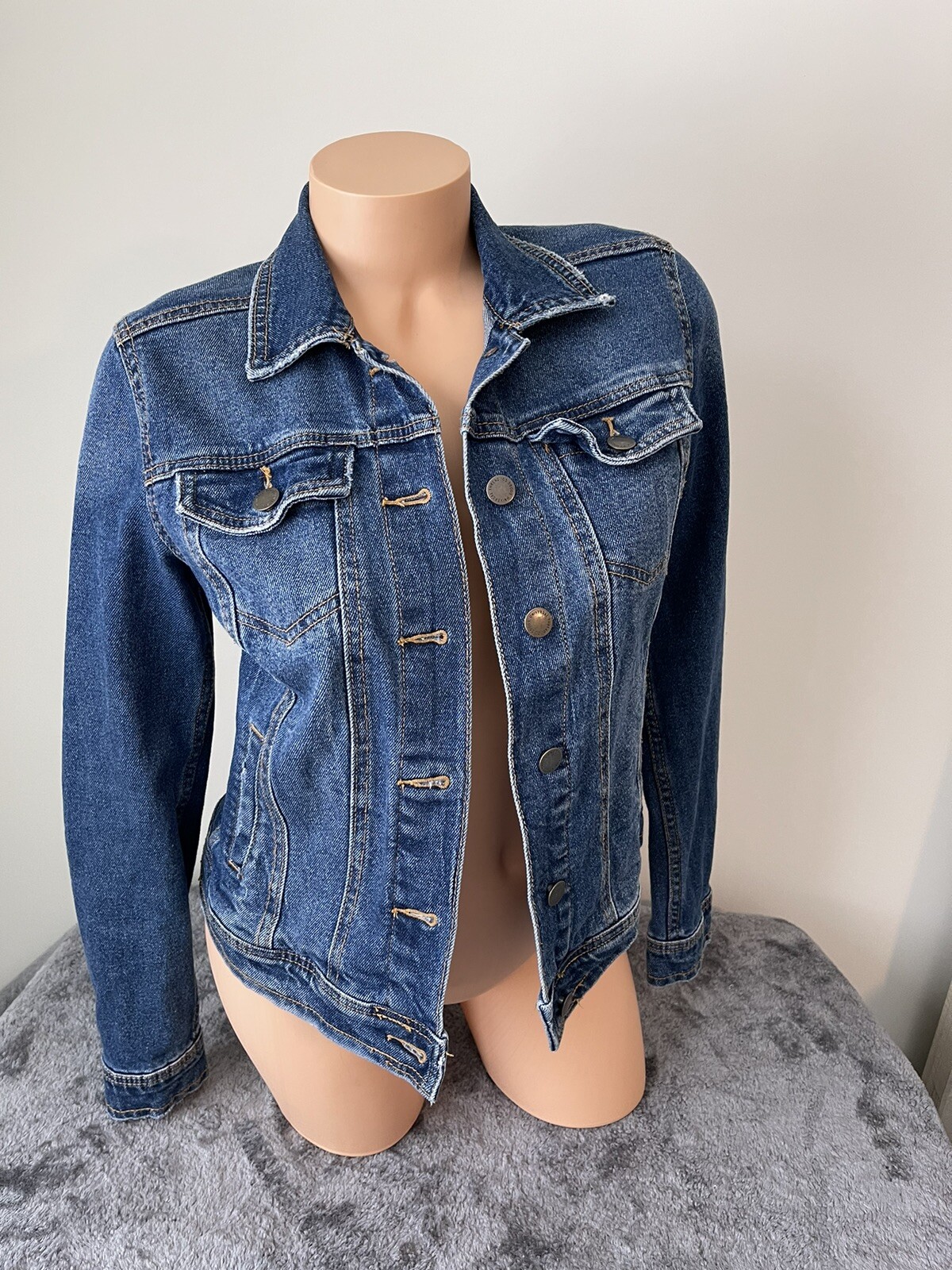 Universal Thread Jean Jacket Womens Xs Denim Long Sleeve Freeborn 2123 Blue