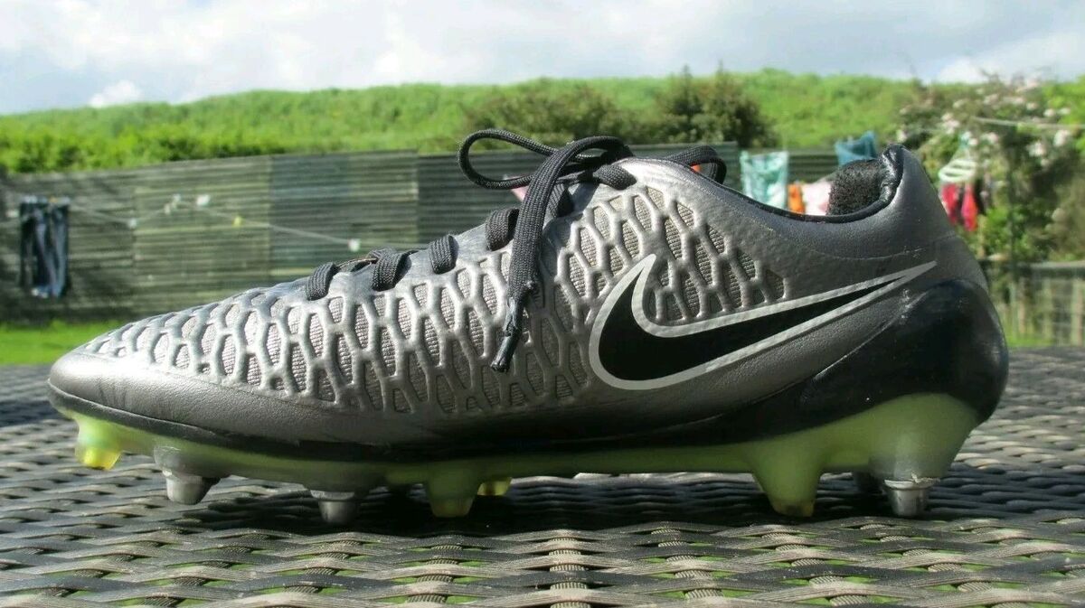 Nike Magista Opus SG-Pro ACC Elite Silver UK 7 US 8 Player Nike Magista Opus SG-Pro ACC Elite Silver UK 7 US 8 Player