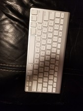 GENUINE Apple Wireless Bluetooth Keyboard A1314 - Tested