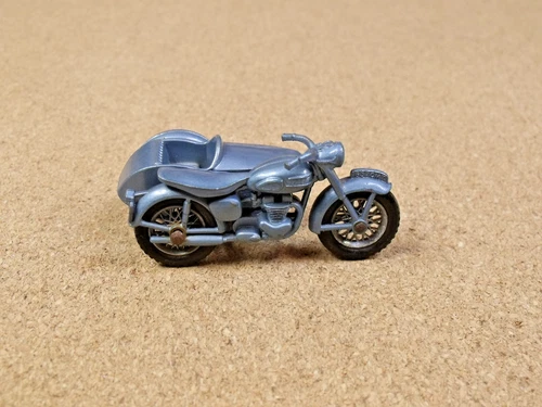 OLD VINTAGE LESNEY MATCHBOX # 4 TRIUMPH MOTORCYCLE & SIDECAR