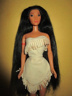 B-1652) SCHÖNE DISNEY BARBIE DISNEY POCAHONTAS MATTEL ORIGINAL KLEID+SCHUHE