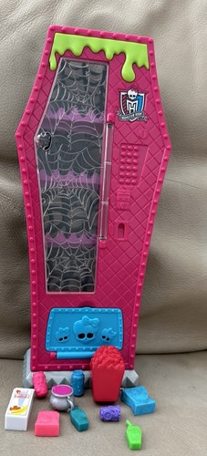 Monster High Social Spots Student Lounge Vending Machine with Food
