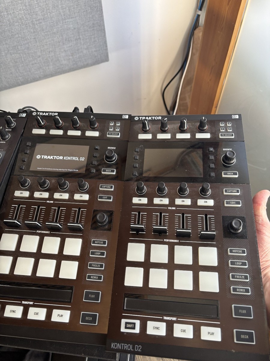 Native Instruments Traktor Kontrol D2 DJ Controller #2 | eBay
